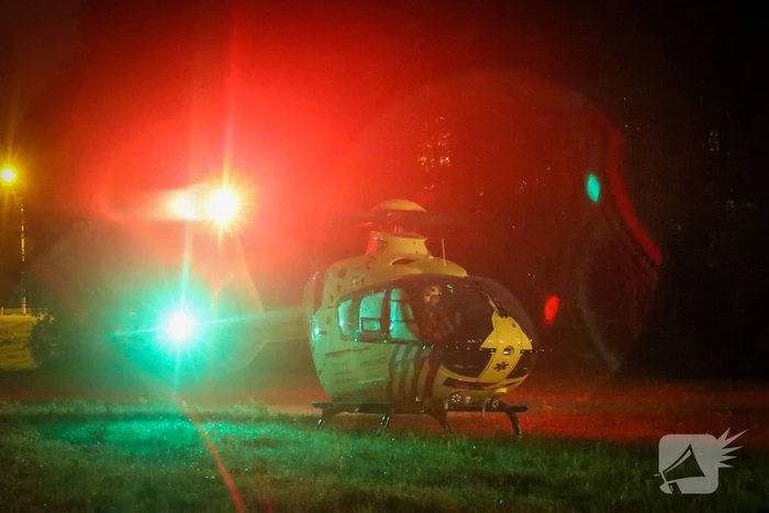 Traumahelikopter landt voor zwaargewond persoon