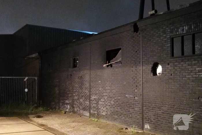 Brand in leegstaande loods