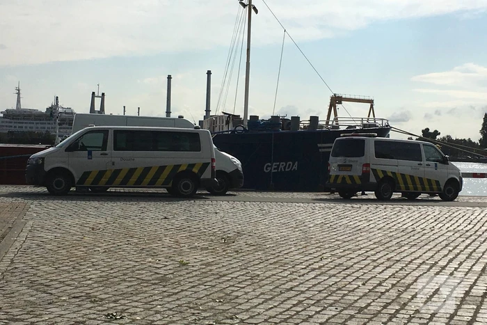 Douane en politie doorzochten schip de Sun Rio