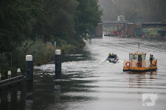 Man door hulpdiensten uit kanaal gehaald