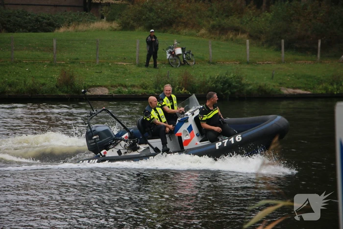 Man door hulpdiensten uit kanaal gehaald
