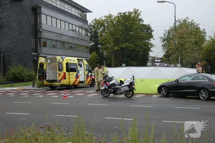 Scooterrijder ernstig gewond bij aanrijding met personenwagen