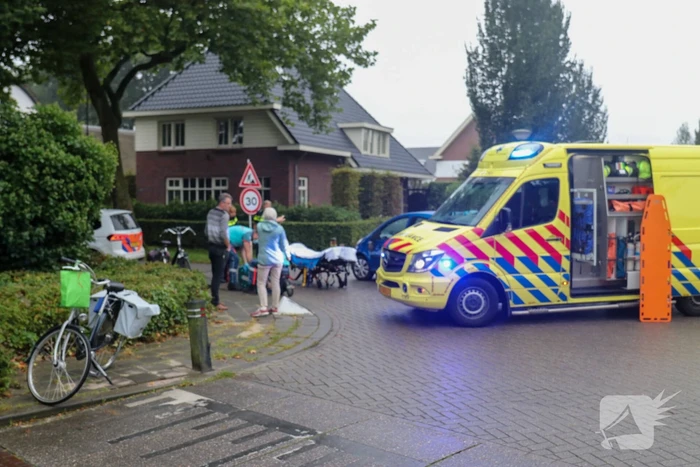 Fietsster aangereden door auto