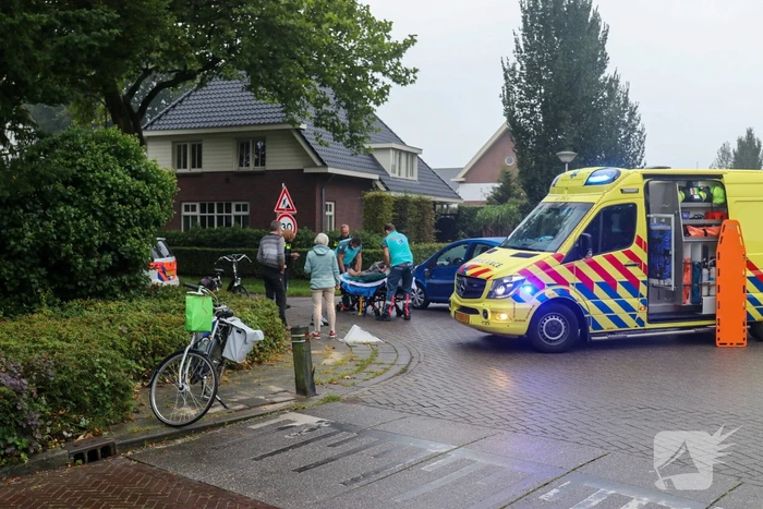 Fietsster aangereden door auto