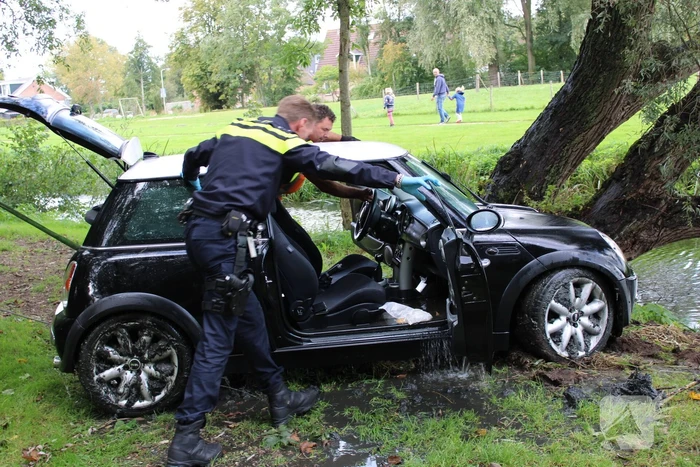 Auto te water geraakt