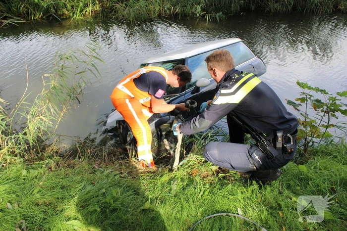 Auto te water geraakt