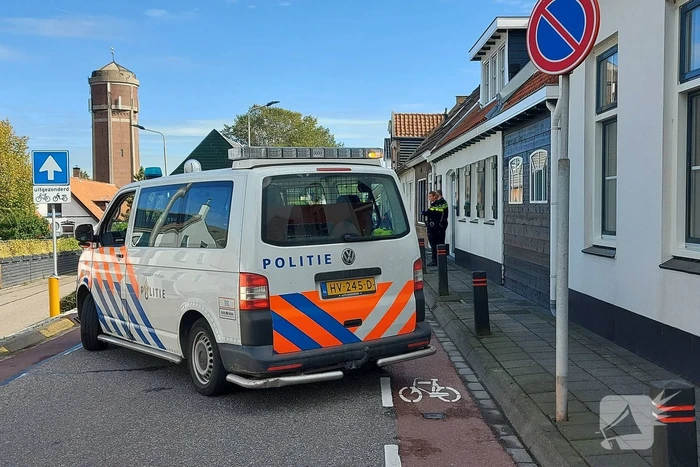 Auto crasht op schuur