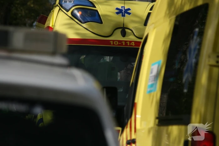Persoon ernstig gewond na val van grote hoogte