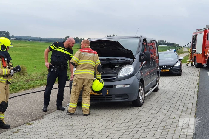 Brand in motorcompartiment bestelbus