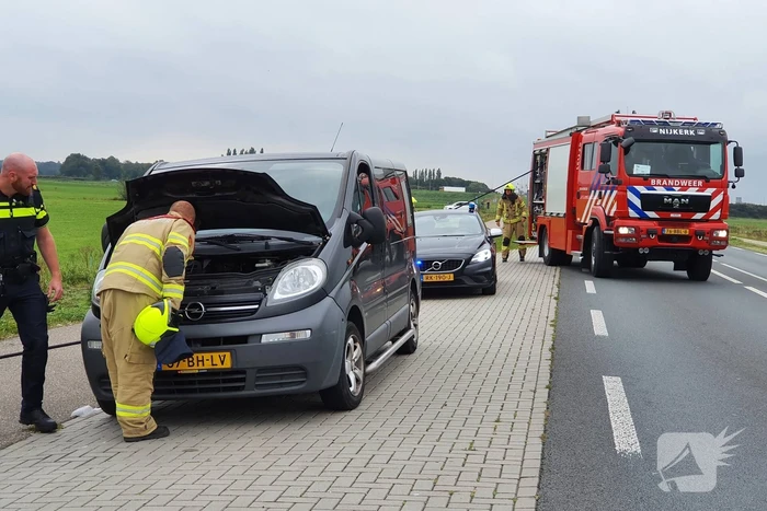 Brand in motorcompartiment bestelbus