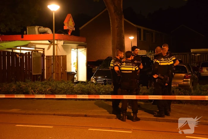 Politie zoekt met man en macht naar overvallers van snackbar