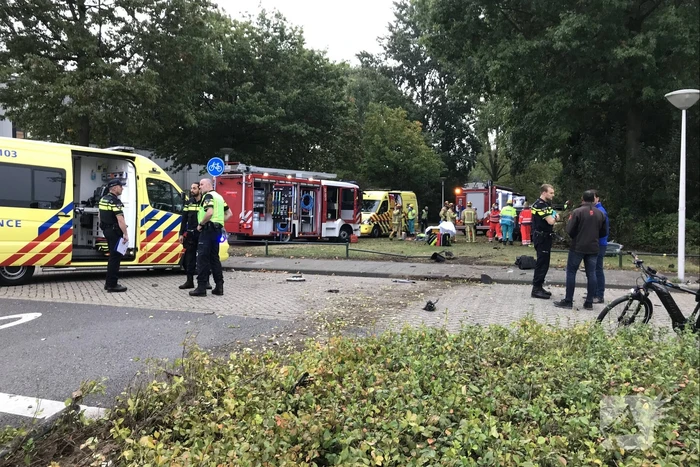 Traumateam ingezet voor gecrashte auto