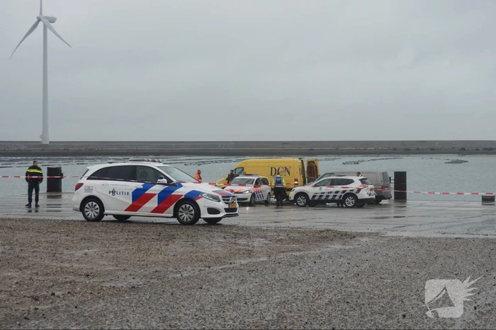 Duikers vinden auto met mogelijk inzittende