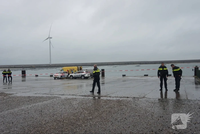 Duikers vinden auto met mogelijk inzittende