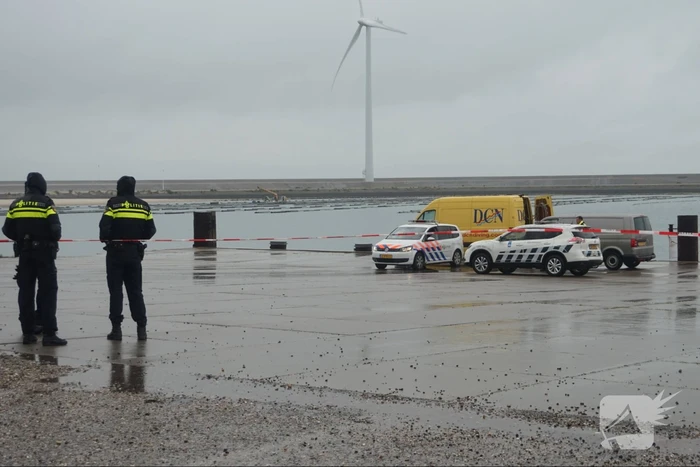 Duikers vinden auto met mogelijk inzittende