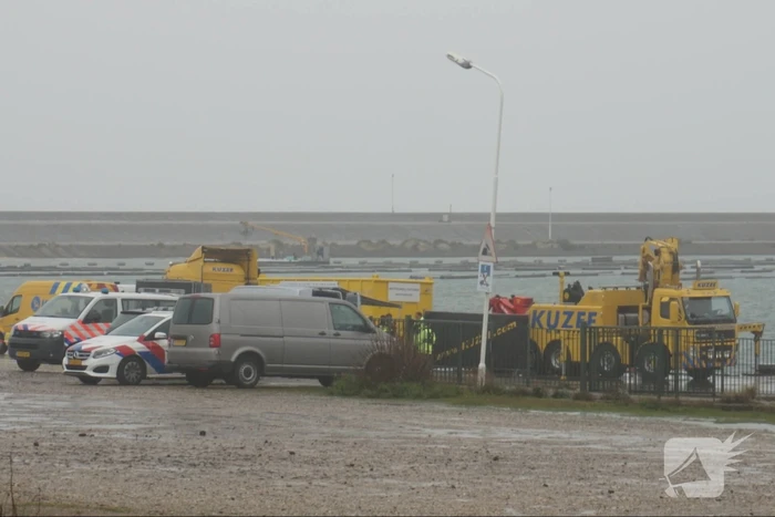Duikers vinden auto met mogelijk inzittende