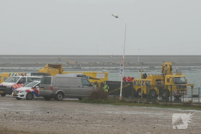 Duikers vinden auto met mogelijk inzittende