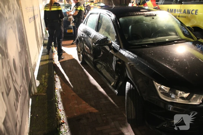 Veel schade na botsing tussen twee auto's