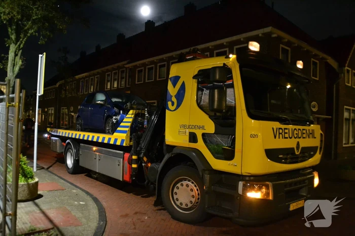 Veel schade na botsing tussen twee auto's
