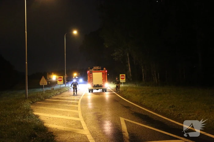 Auto belandt onderaan talud na schrikreactie