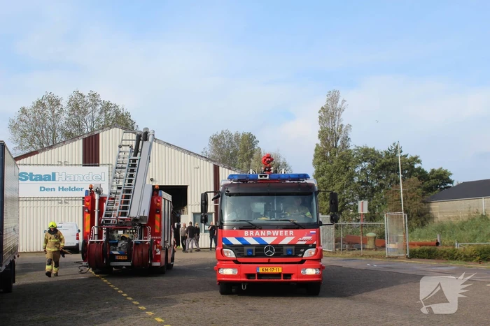 Brand in loods van Staalhandel snel onder controle