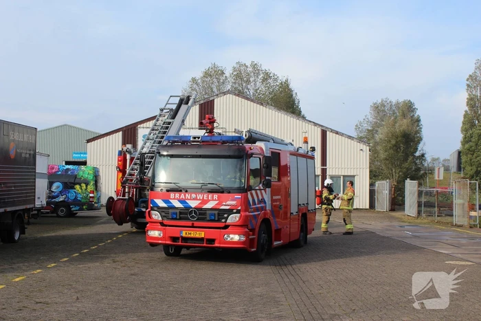 Brand in loods van Staalhandel snel onder controle