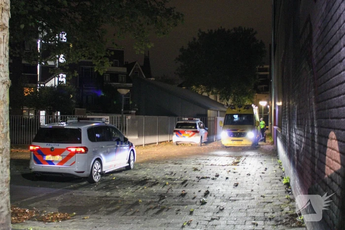 Persoon zwaargewond op straat aangetroffen