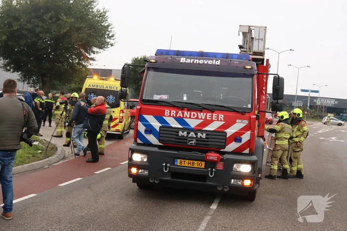Auto belandt in sloot