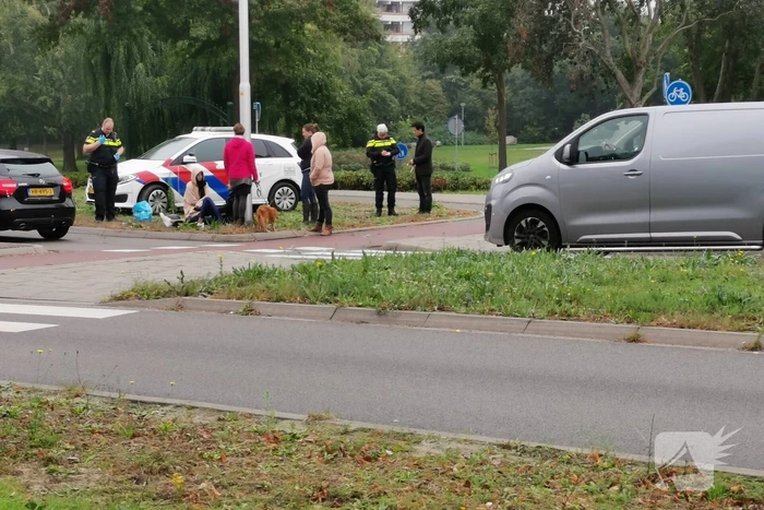 Opzittende scooter gewond na ongeval met auto