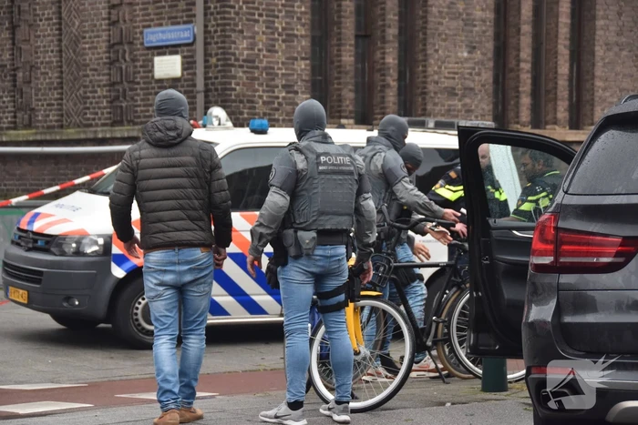 Arrestatieteam valt binnen bij verward persoon