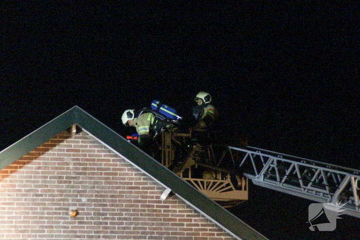 Brandweer controleert schoorsteen vanwege mogelijke brand