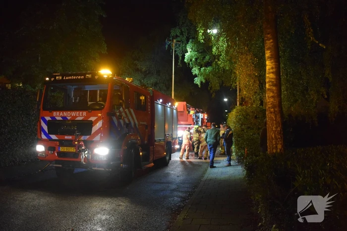 Brand in schoorsteen van woning