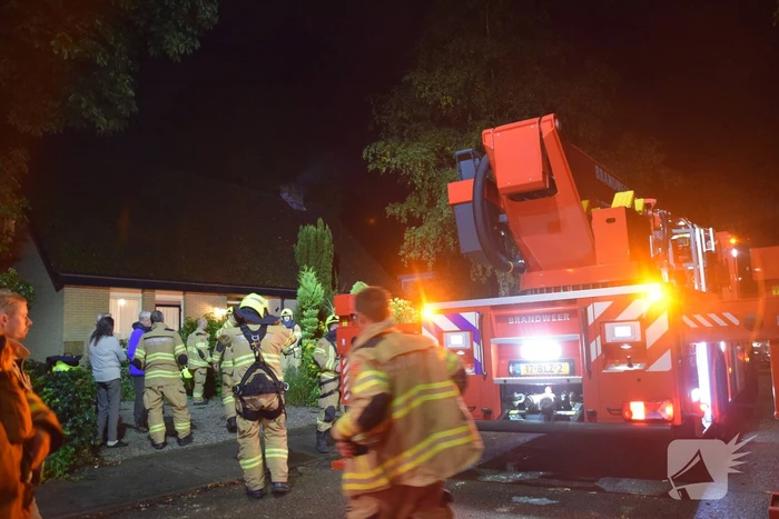 Brand in schoorsteen van woning