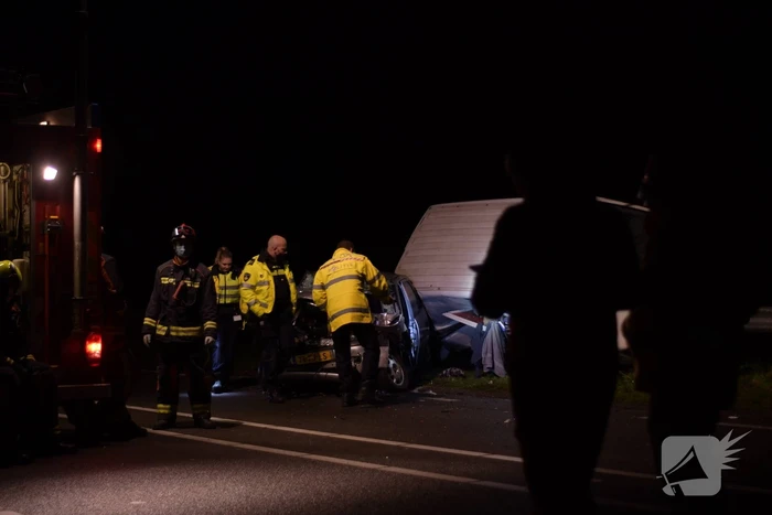 Persoon overleden bij zwaar ongeval tussen meerdere voertuigen