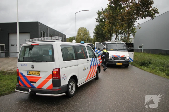 Politie maakt eind aan illegaal feest met 100 feestgangers