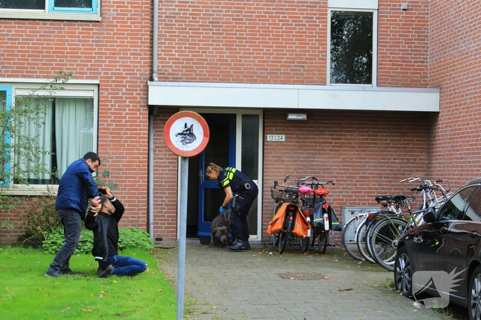 Politie ramt deur in en vindt overleden persoon