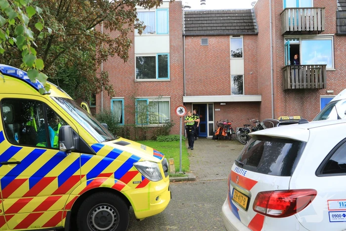 Politie ramt deur in en vindt overleden persoon