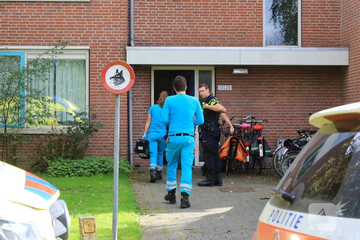 Politie ramt deur in en vindt overleden persoon