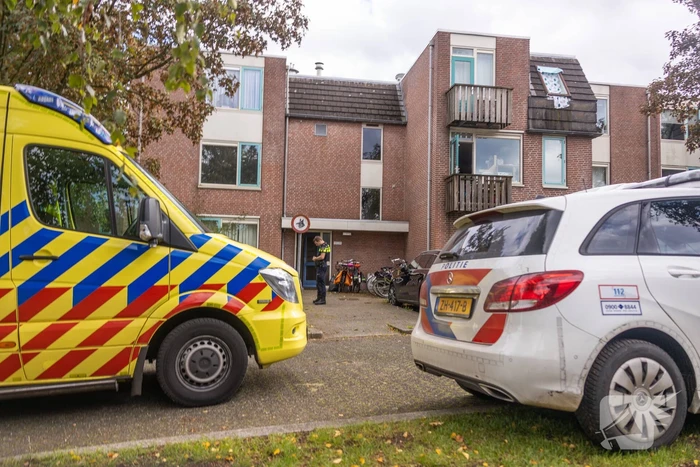 Politie ramt deur in en vindt overleden persoon