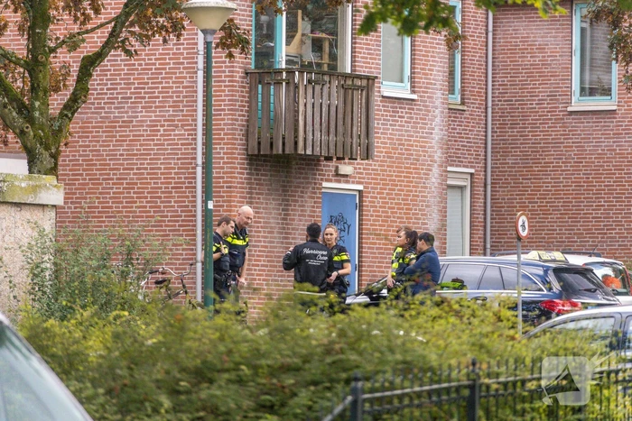Politie ramt deur in en vindt overleden persoon