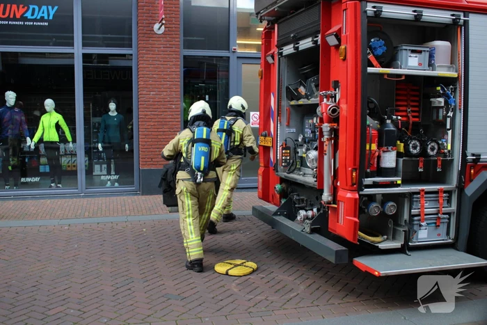 Brandweer blust brand in gebouw ICare