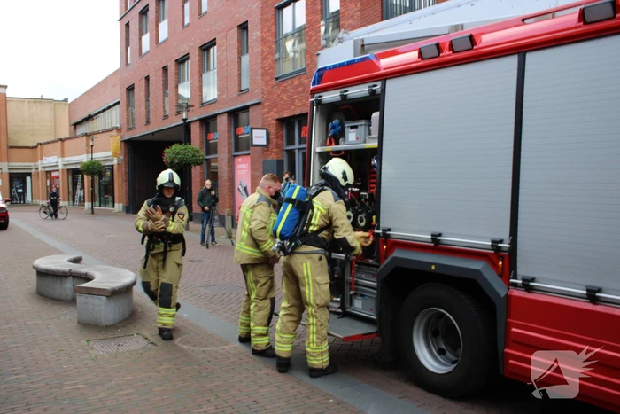Brandweer blust brand in gebouw ICare