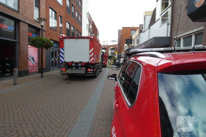 Brandweer blust brand in gebouw ICare