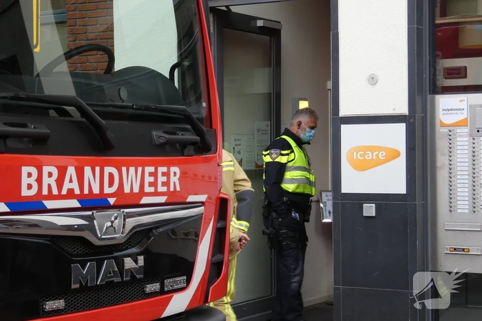 Brandweer blust brand in gebouw ICare