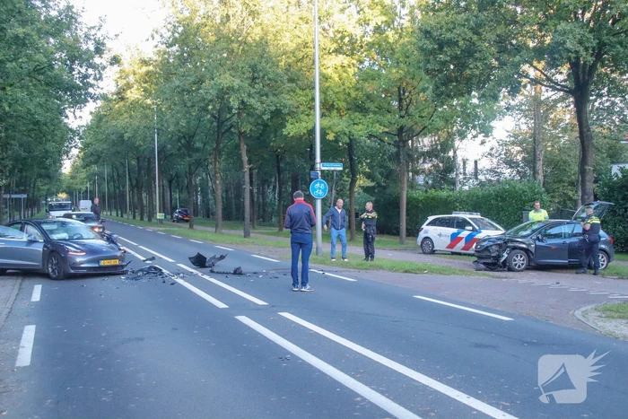 Tesla betrokken bij frontale aanrijding