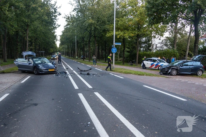 Tesla betrokken bij frontale aanrijding