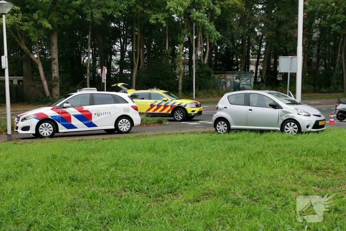 Scooterrijder gewond bij botsing met afslaande auto