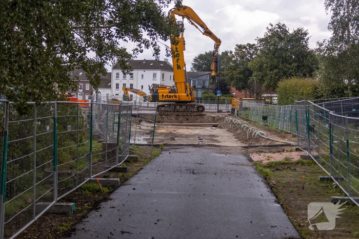 Leidingen geraakt bij aanleg nieuwe fietstunnel Vathorst