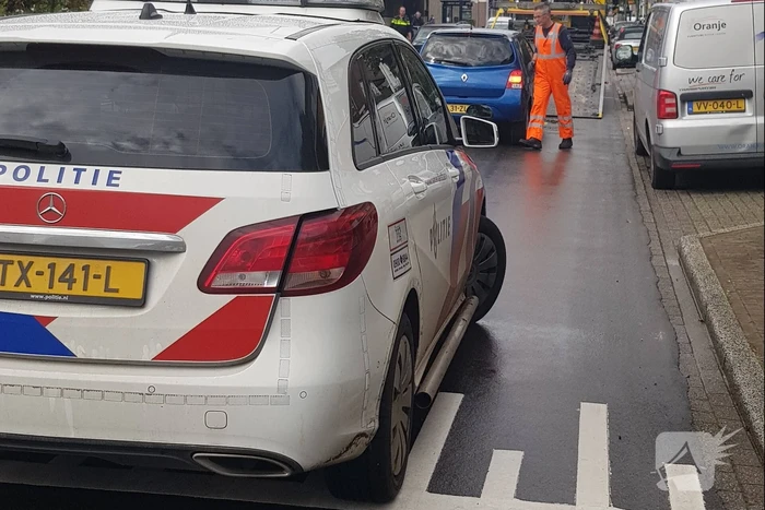 Automobiliste botst met auto op voorganger