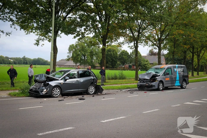 Enorme schade bij kop-staartbotsing